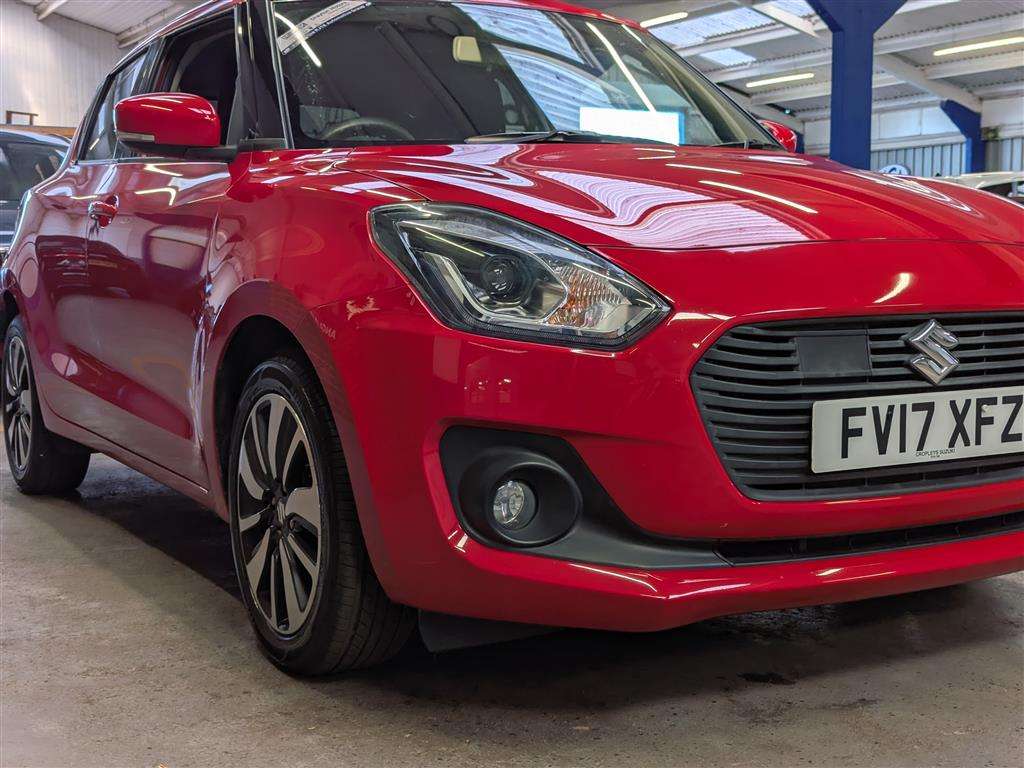 <p>2017 SUZUKI SWIFT SZ5 BOOSTERJET AUTO</p>