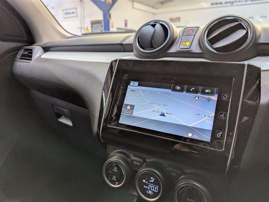 <p>2017 SUZUKI SWIFT SZ5 BOOSTERJET AUTO</p>