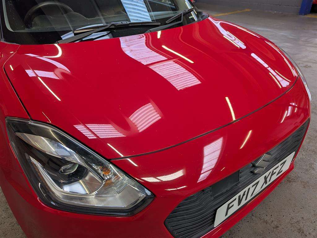 <p>2017 SUZUKI SWIFT SZ5 BOOSTERJET AUTO</p>