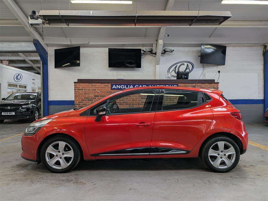 <p>2013 RENAULT CLIO DYNAMIQUE MEDIANAV</p>