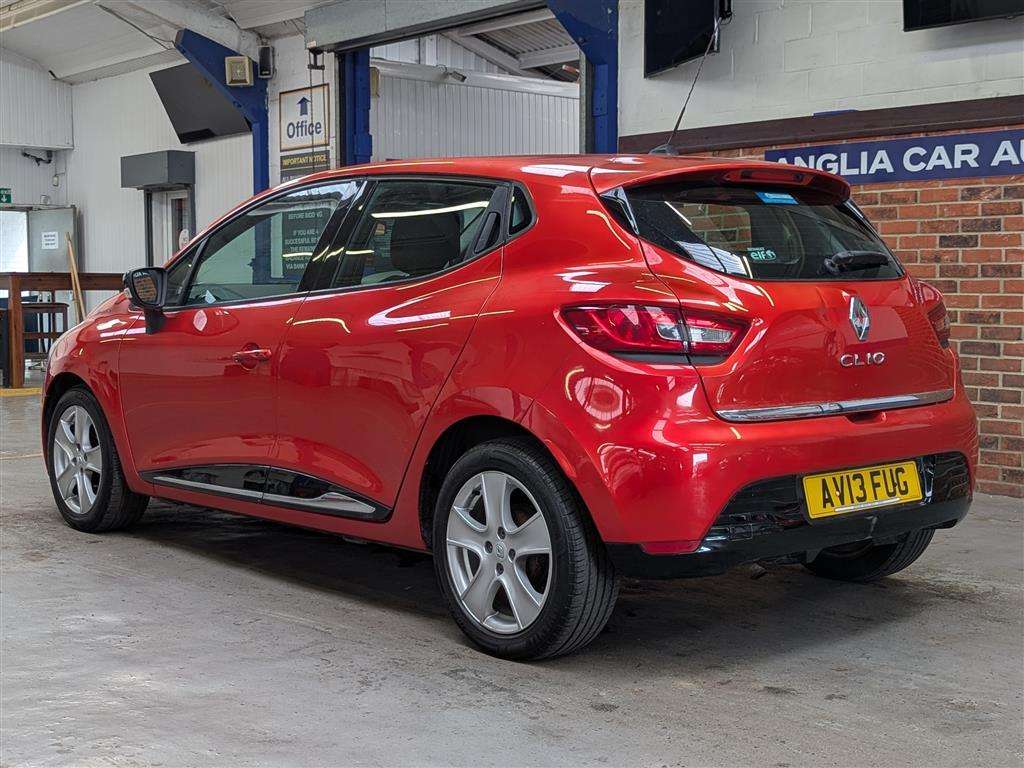 <p>2013 RENAULT CLIO DYNAMIQUE MEDIANAV</p>