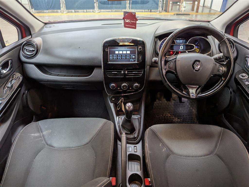 <p>2013 RENAULT CLIO DYNAMIQUE MEDIANAV</p>