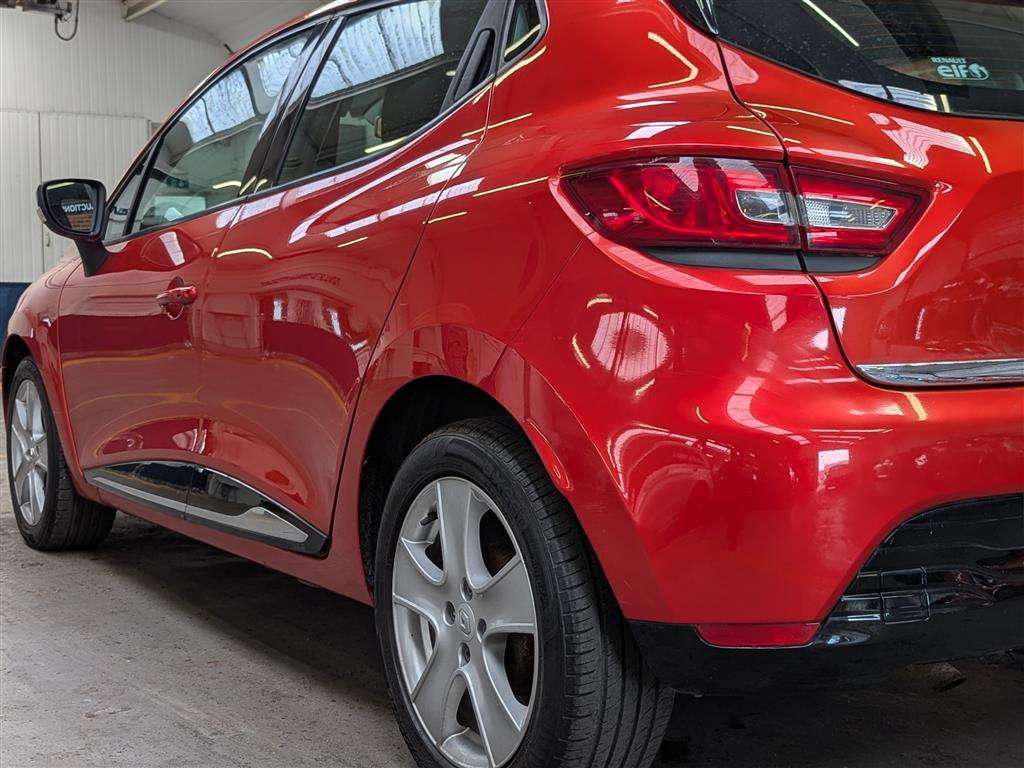 <p>2013 RENAULT CLIO DYNAMIQUE MEDIANAV</p>