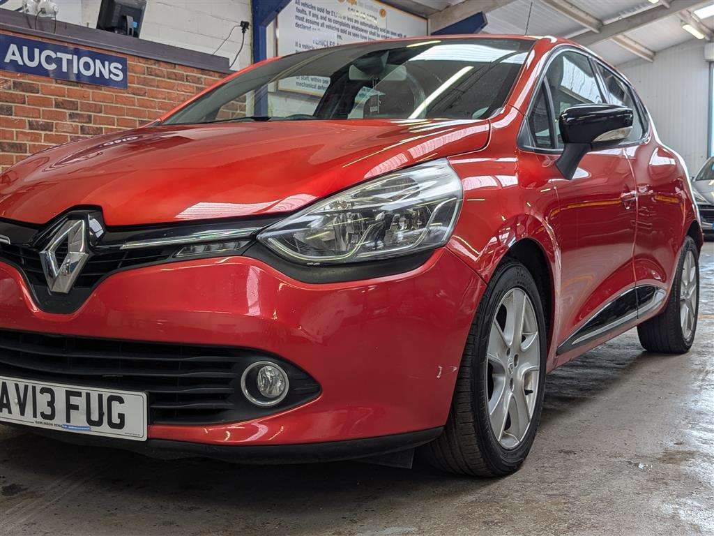 <p>2013 RENAULT CLIO DYNAMIQUE MEDIANAV</p>