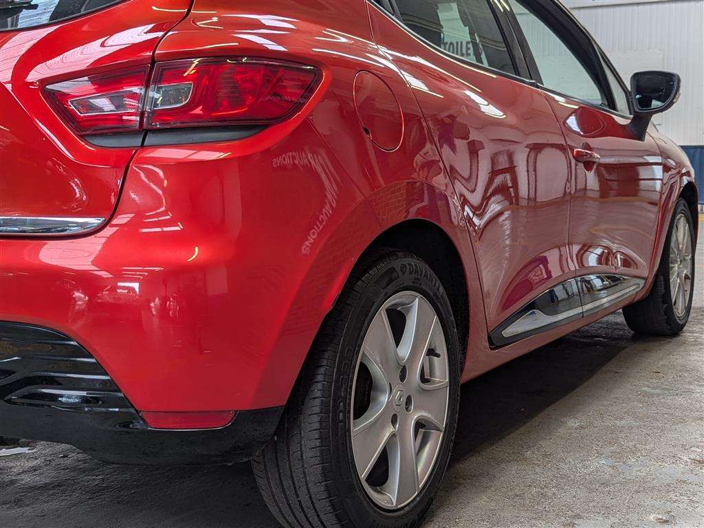 <p>2013 RENAULT CLIO DYNAMIQUE MEDIANAV</p>