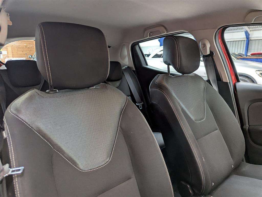 <p>2013 RENAULT CLIO DYNAMIQUE MEDIANAV</p>