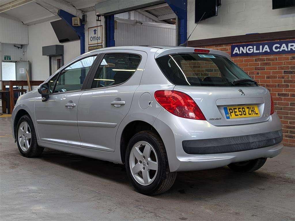 <p>2008 PEUGEOT 207 SPORT CIELO 8V</p>