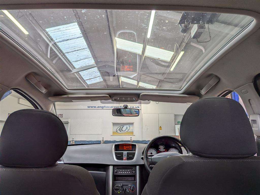 <p>2008 PEUGEOT 207 SPORT CIELO 8V</p>