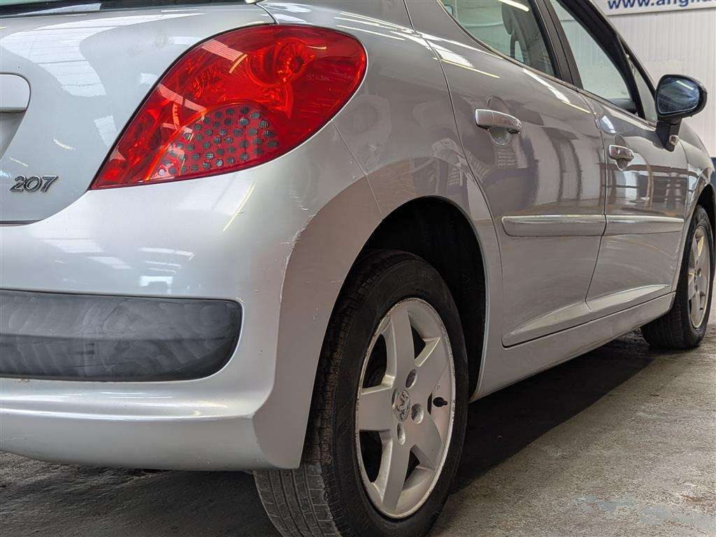 <p>2008 PEUGEOT 207 SPORT CIELO 8V</p>
