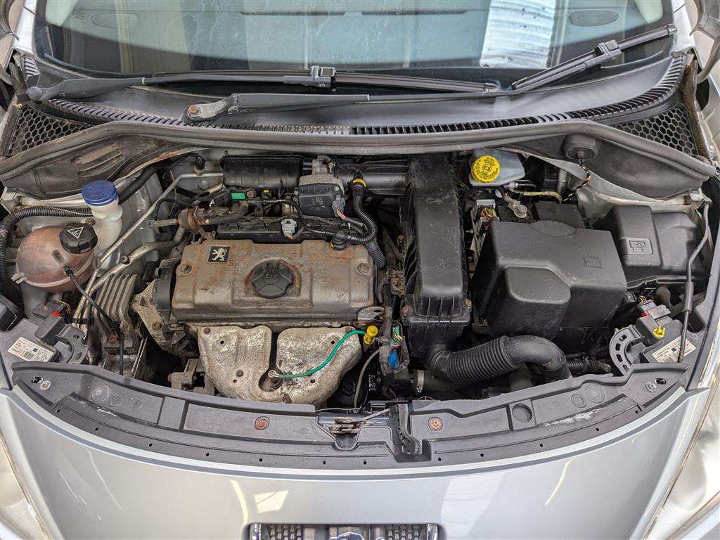 <p>2008 PEUGEOT 207 SPORT CIELO 8V</p>