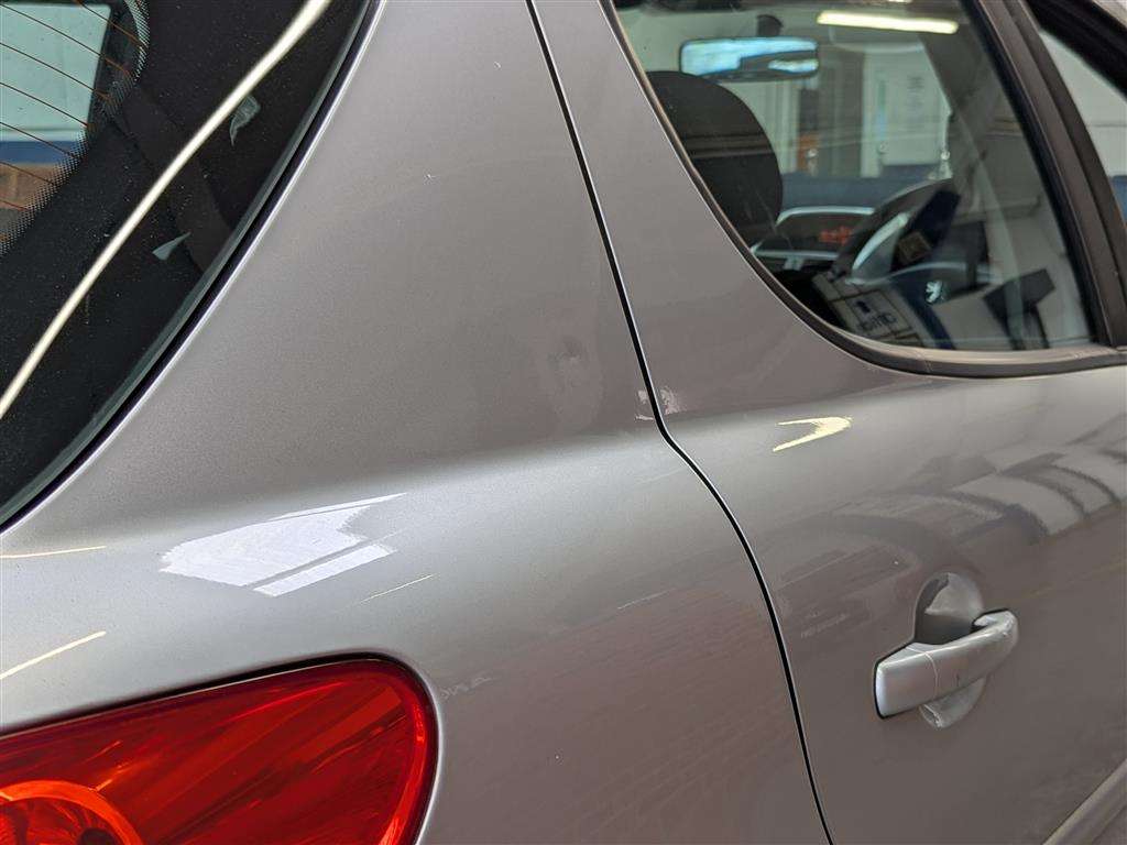 <p>2008 PEUGEOT 207 SPORT CIELO 8V</p>