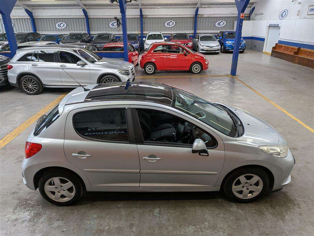 <p>2008 PEUGEOT 207 SPORT CIELO 8V</p>