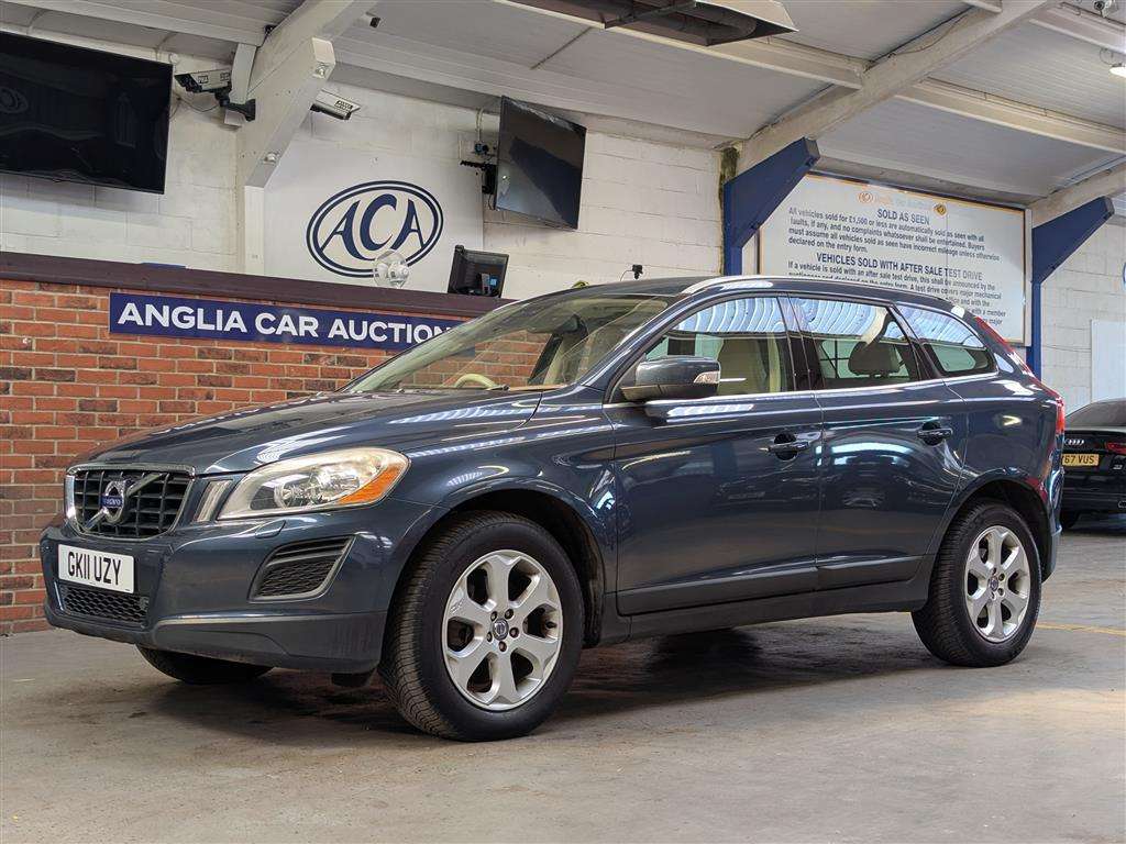 <p>2011 VOLVO XC60 SE LUX AWD D5 AUTO</p>
