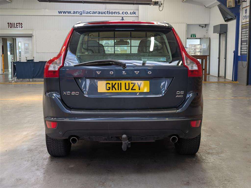 <p>2011 VOLVO XC60 SE LUX AWD D5 AUTO</p>