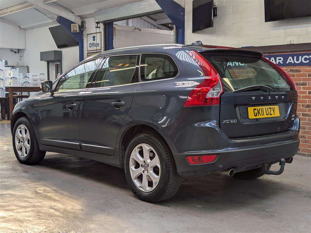<p>2011 VOLVO XC60 SE LUX AWD D5 AUTO</p>