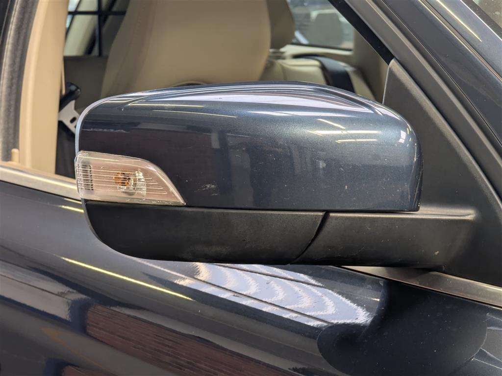<p>2011 VOLVO XC60 SE LUX AWD D5 AUTO</p>