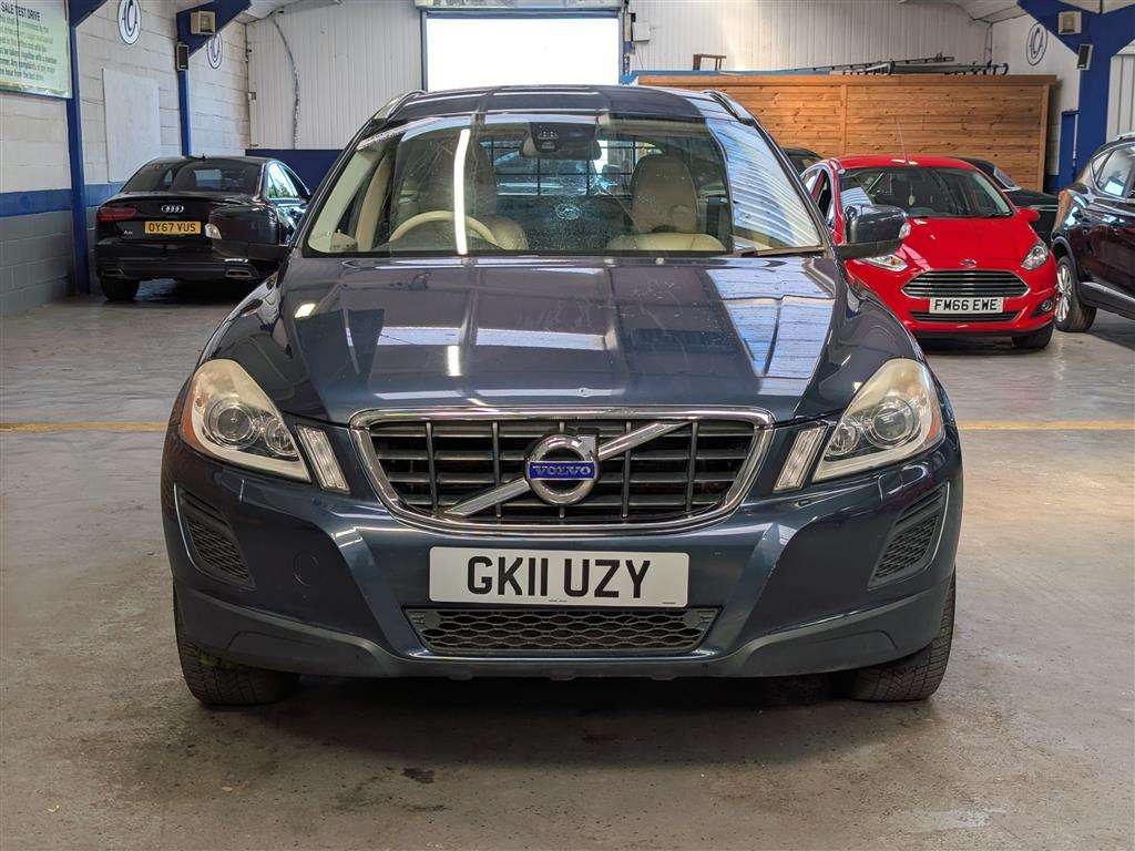 <p>2011 VOLVO XC60 SE LUX AWD D5 AUTO</p>