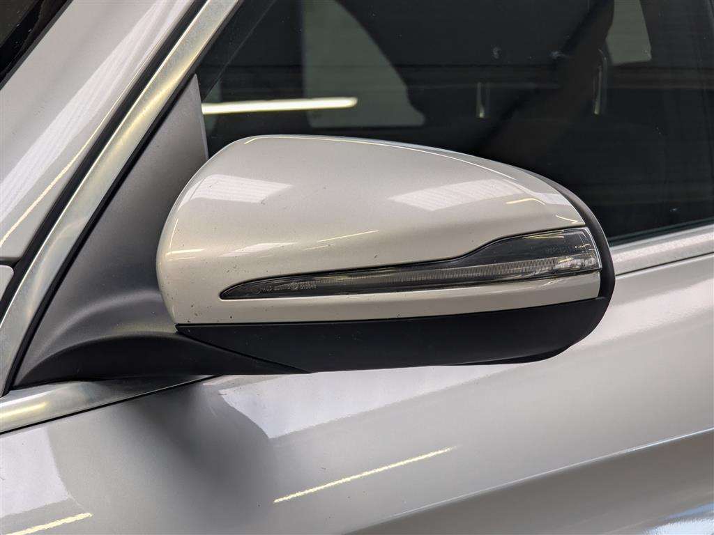 <p>2015 MERCEDES-BENZ GLC 220 D 4M AMG LINE PRE</p>
