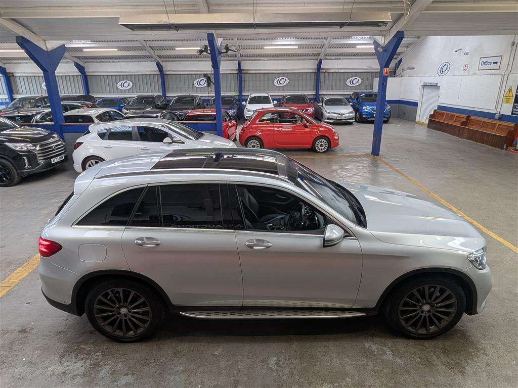 <p>2015 MERCEDES-BENZ GLC 220 D 4M AMG LINE PRE</p>