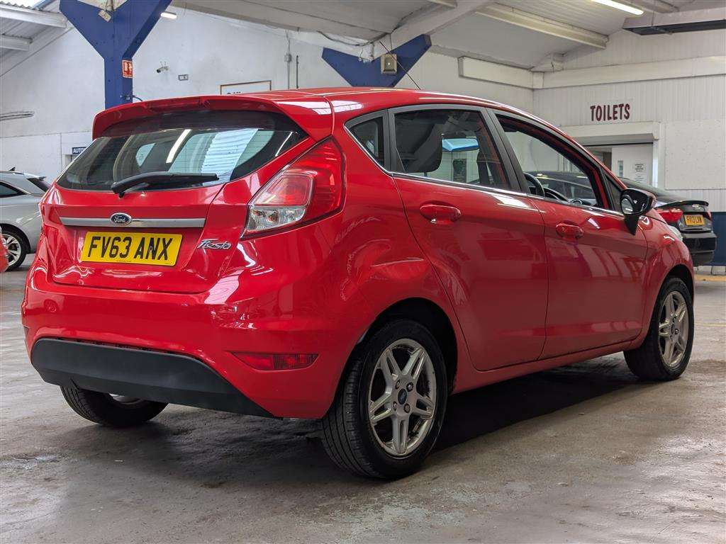 <p>2013 FORD FIESTA ZETEC</p>