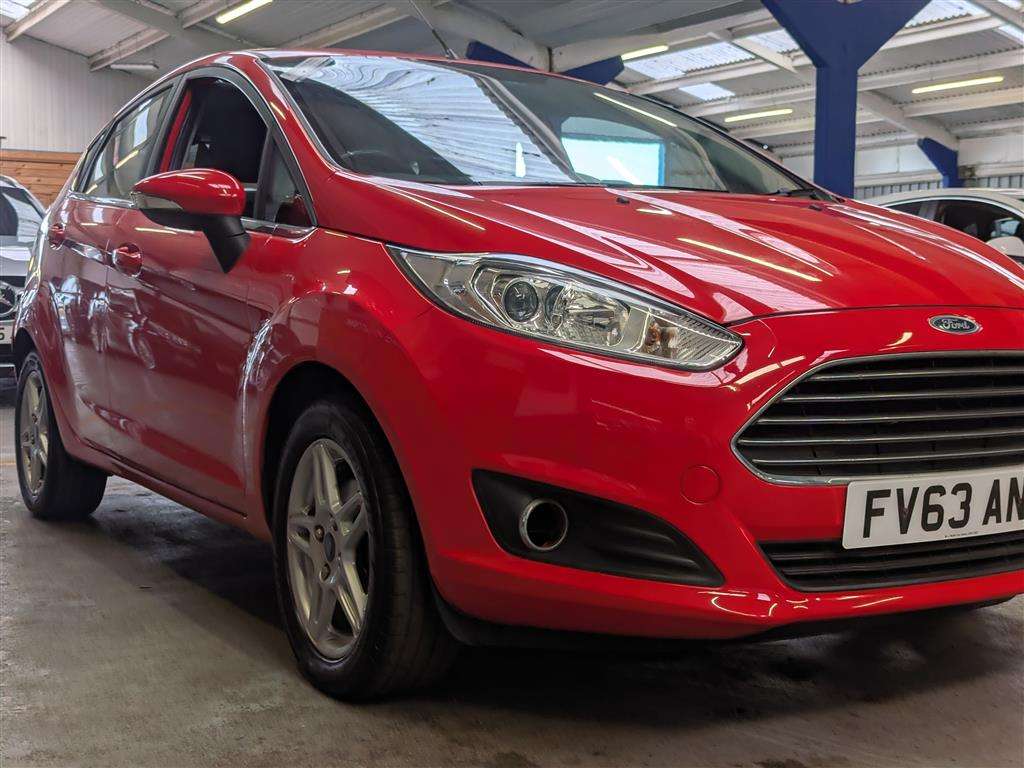 <p>2013 FORD FIESTA ZETEC</p>