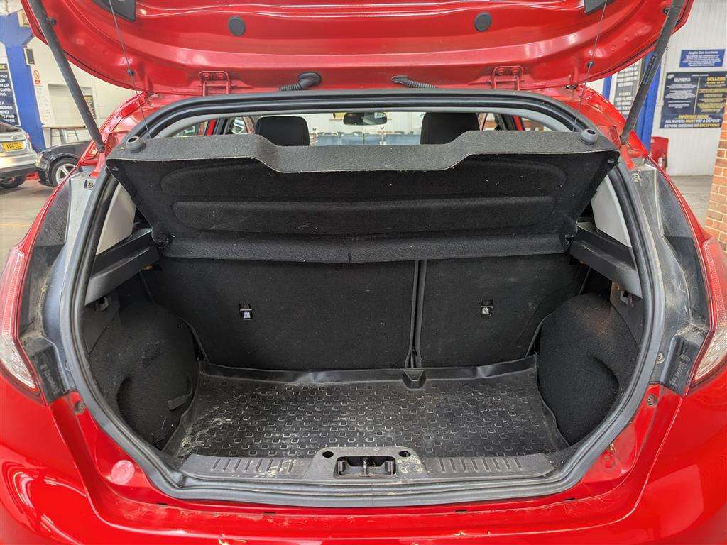 <p>2013 FORD FIESTA ZETEC</p>