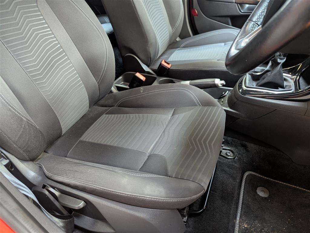 <p>2013 FORD FIESTA ZETEC</p>
