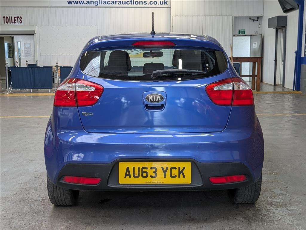 <p>2013 KIA RIO 2</p>