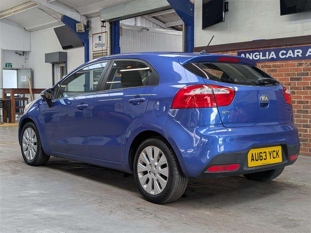 <p>2013 KIA RIO 2</p>
