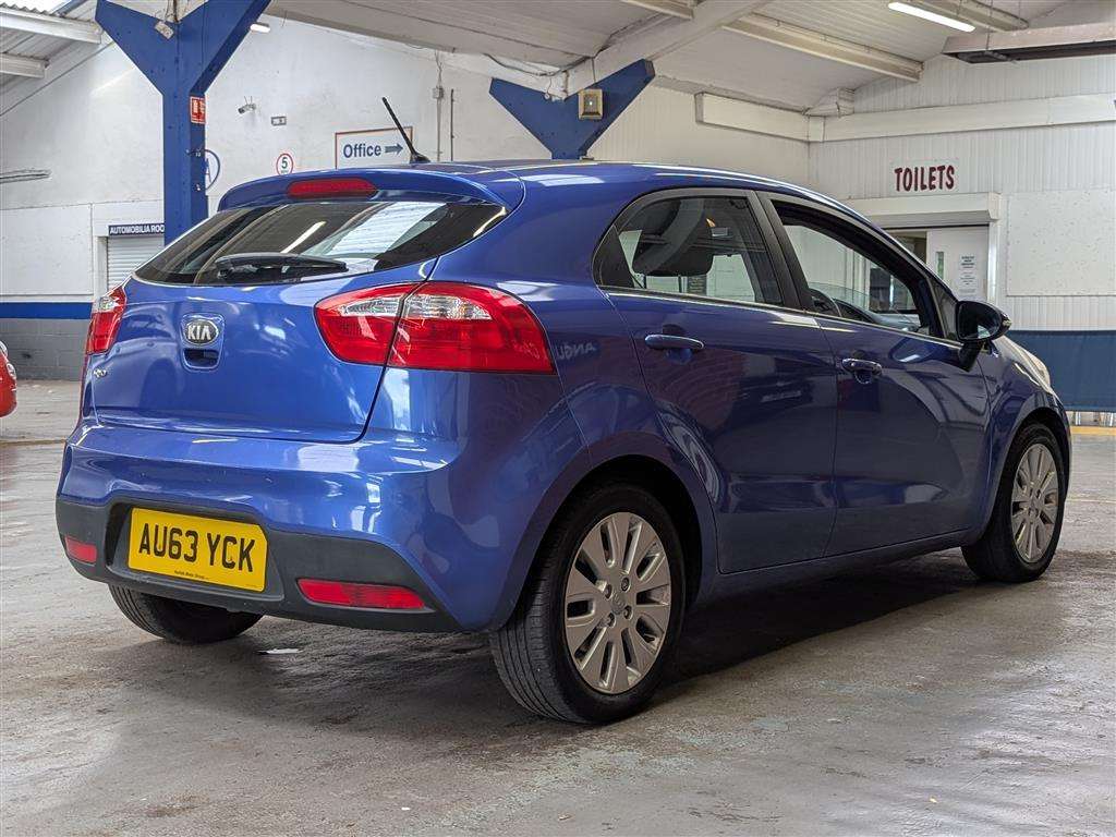 <p>2013 KIA RIO 2</p>