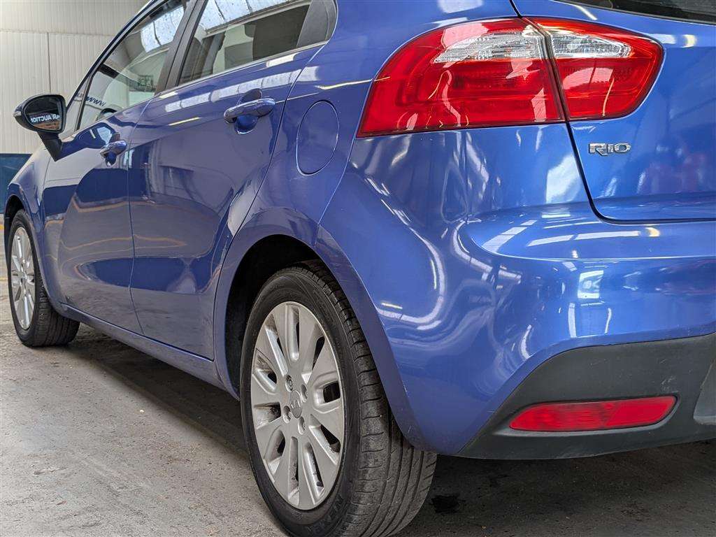 <p>2013 KIA RIO 2</p>