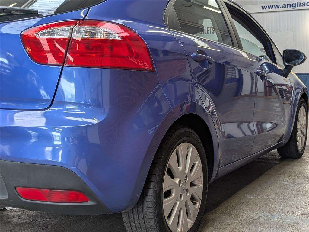 <p>2013 KIA RIO 2</p>