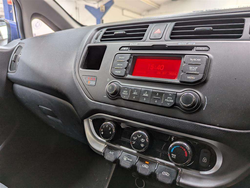 <p>2013 KIA RIO 2</p>