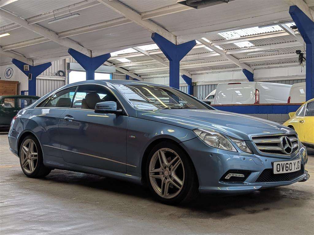 <p>2010 MERCEDES-BENZ E250 BLUEEF-CY SPORT CDI</p>