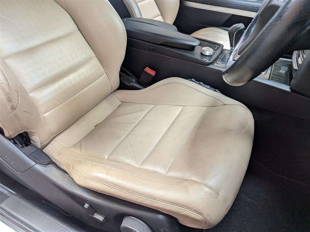 <p>2010 MERCEDES-BENZ E250 BLUEEF-CY SPORT CDI</p>