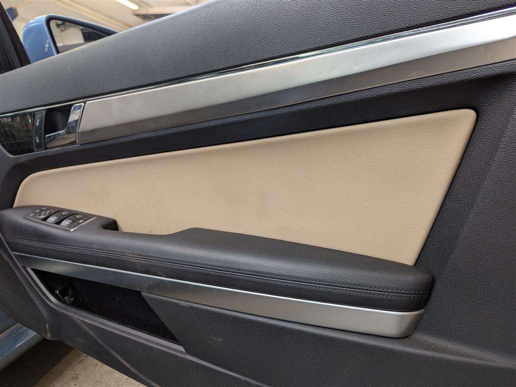 <p>2010 MERCEDES-BENZ E250 BLUEEF-CY SPORT CDI</p>