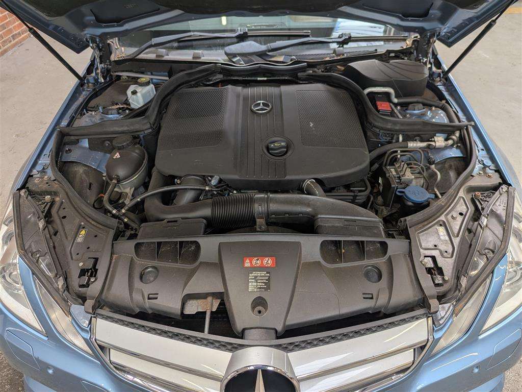 <p>2010 MERCEDES-BENZ E250 BLUEEF-CY SPORT CDI</p>