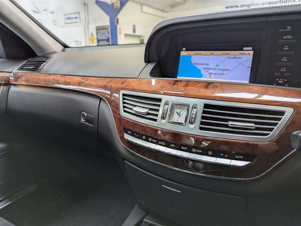 <p>2006 MERCEDES S500 L AUTO</p>
