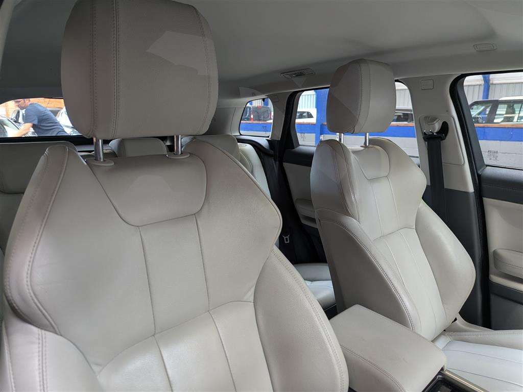 <p>2015 LAND ROVER R ROVER EVOQUE SE TECH TD</p>