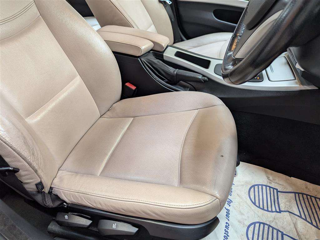 <p>2009 BMW 318I SE AUTO</p>