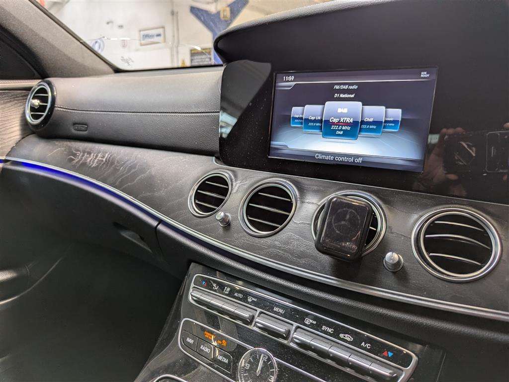 <p>2016 MERCEDES-BENZ E 220 D AMG LINE AUTO</p>