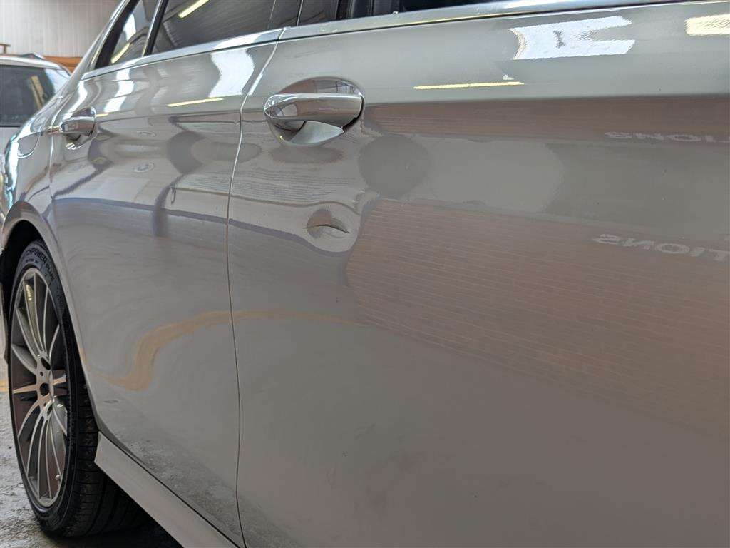 <p>2016 MERCEDES-BENZ E 220 D AMG LINE AUTO</p>