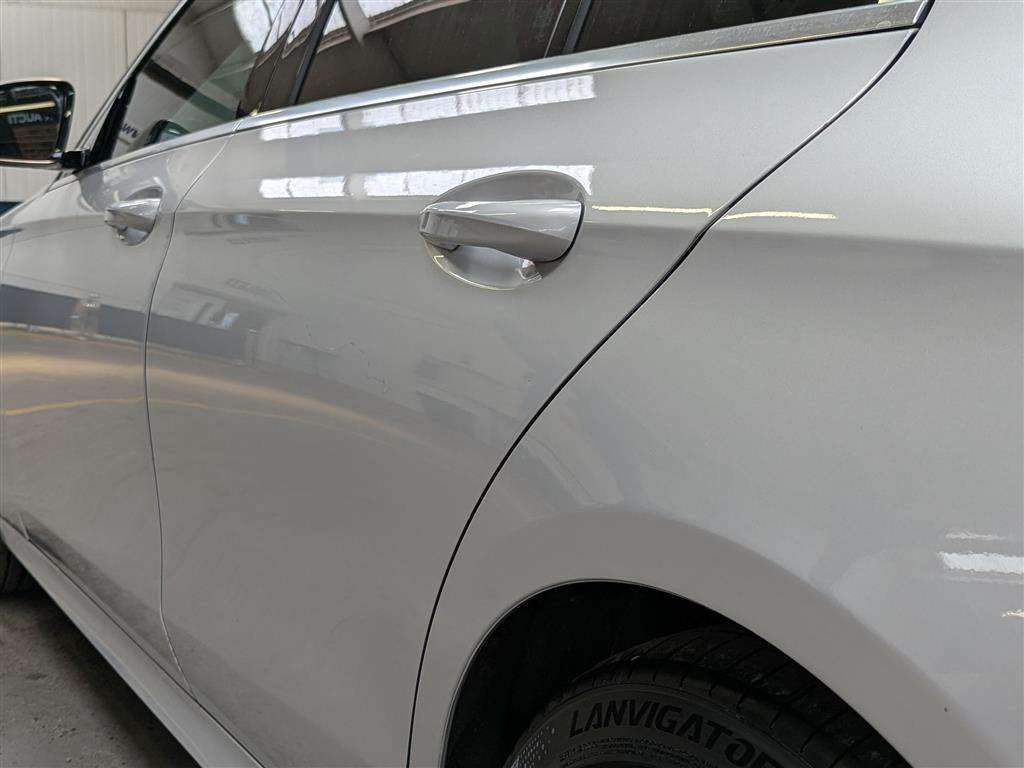 <p>2016 MERCEDES-BENZ E 220 D AMG LINE AUTO</p>
