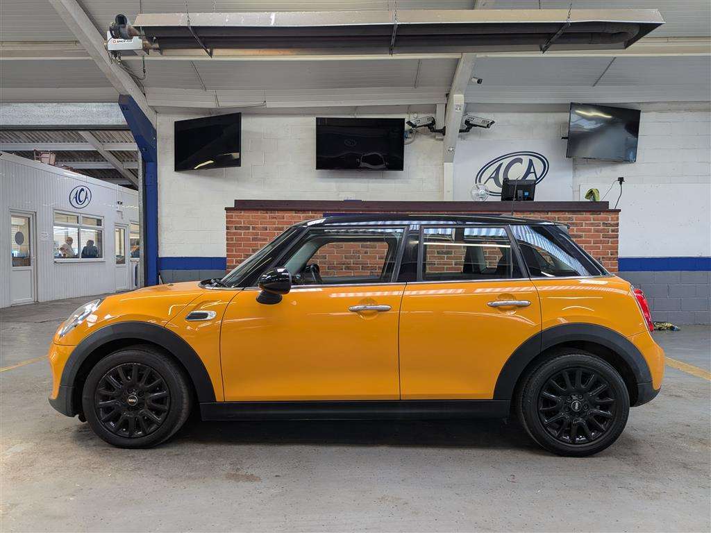<p>2015 MINI COOPER</p>