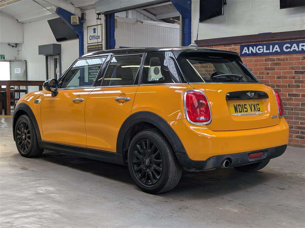 <p>2015 MINI COOPER</p>