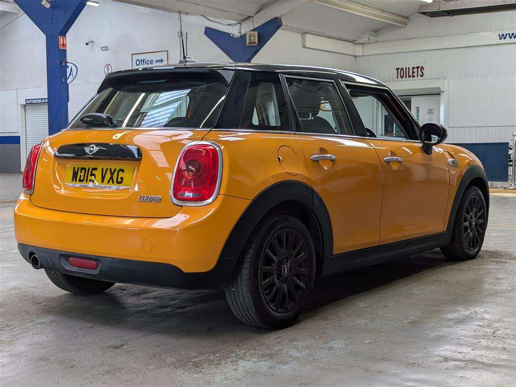 <p>2015 MINI COOPER</p>