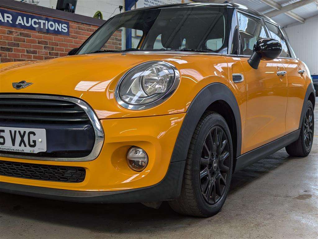 <p>2015 MINI COOPER</p>