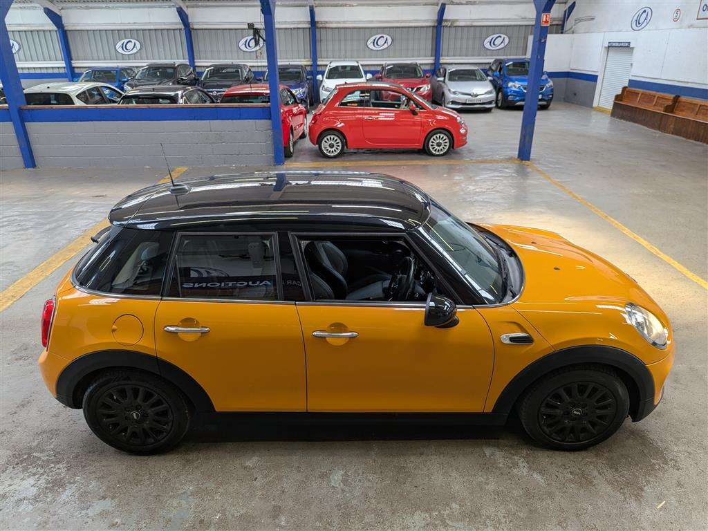<p>2015 MINI COOPER</p>