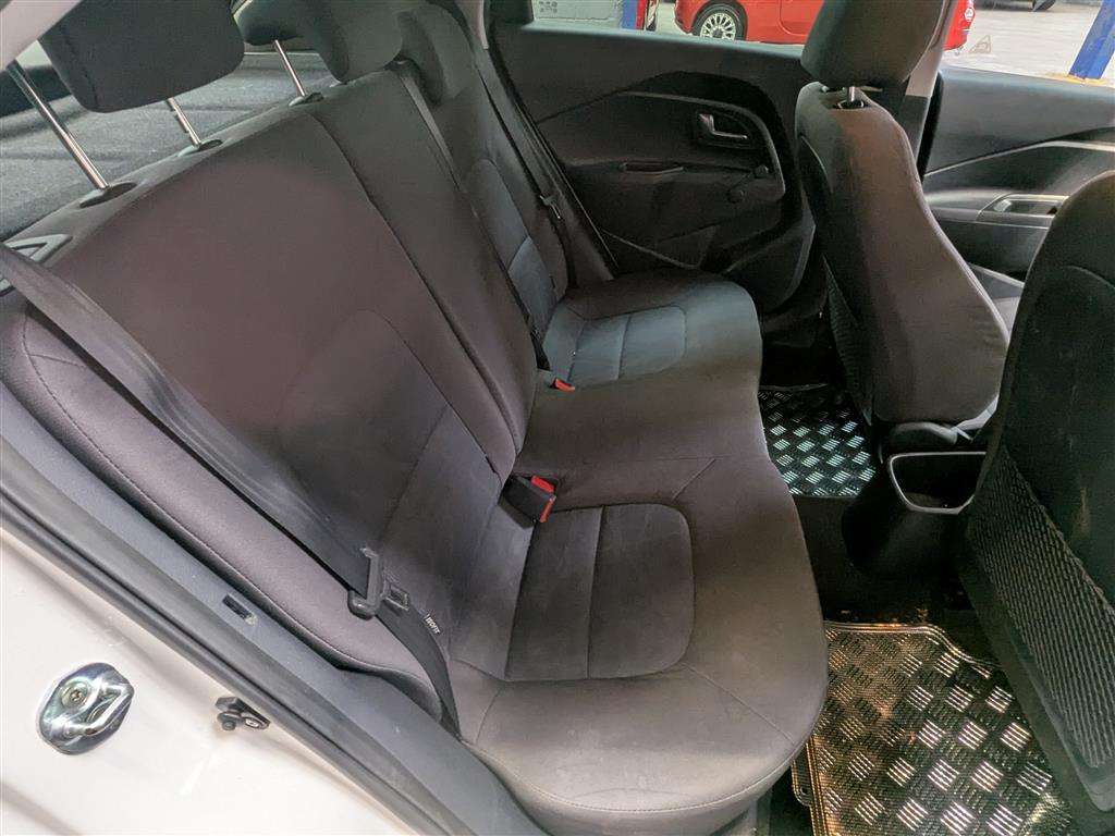 <p>2012 KIA RIO 1 AIR</p>