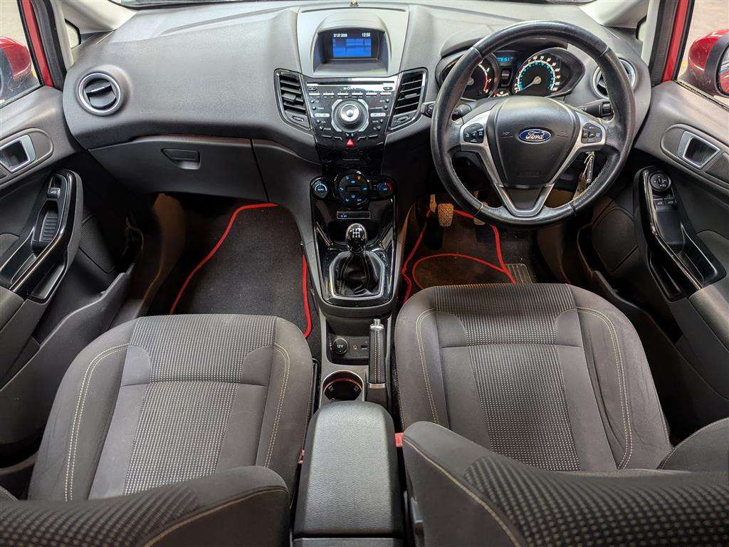 <p>2016 FORD FIESTA TITANIUM TURBO</p>